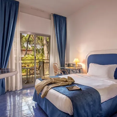 Hotell Shangri-la By Omnia 4*