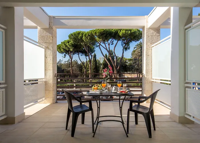 Shangri-la By Omnia Hotell