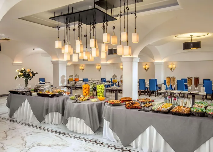 Shangri-la By Omnia Hotell