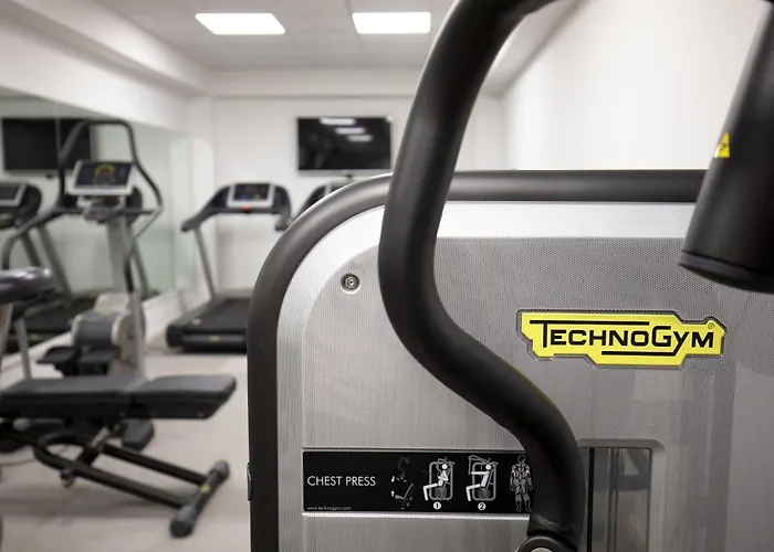 Shangri-la By Omnia Hotell