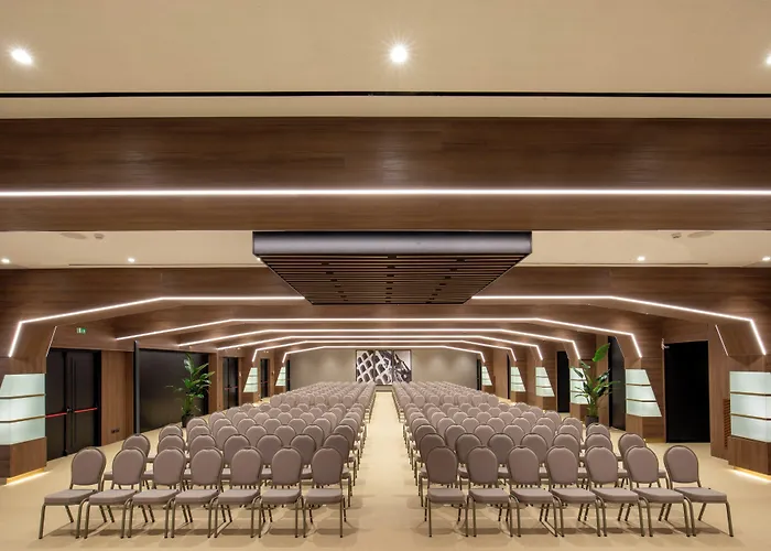 Hotell Shangri-la By Omnia 4*