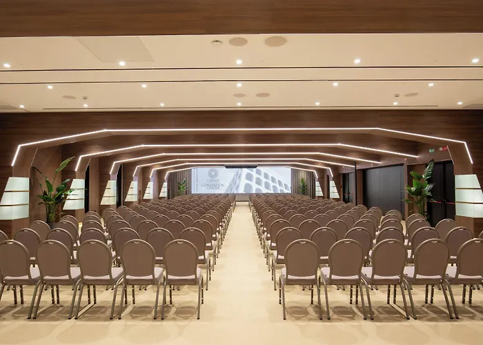 Shangri-la By Omnia Hotell