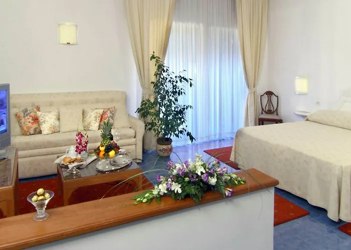 Hotell Shangri-la By Omnia 4*